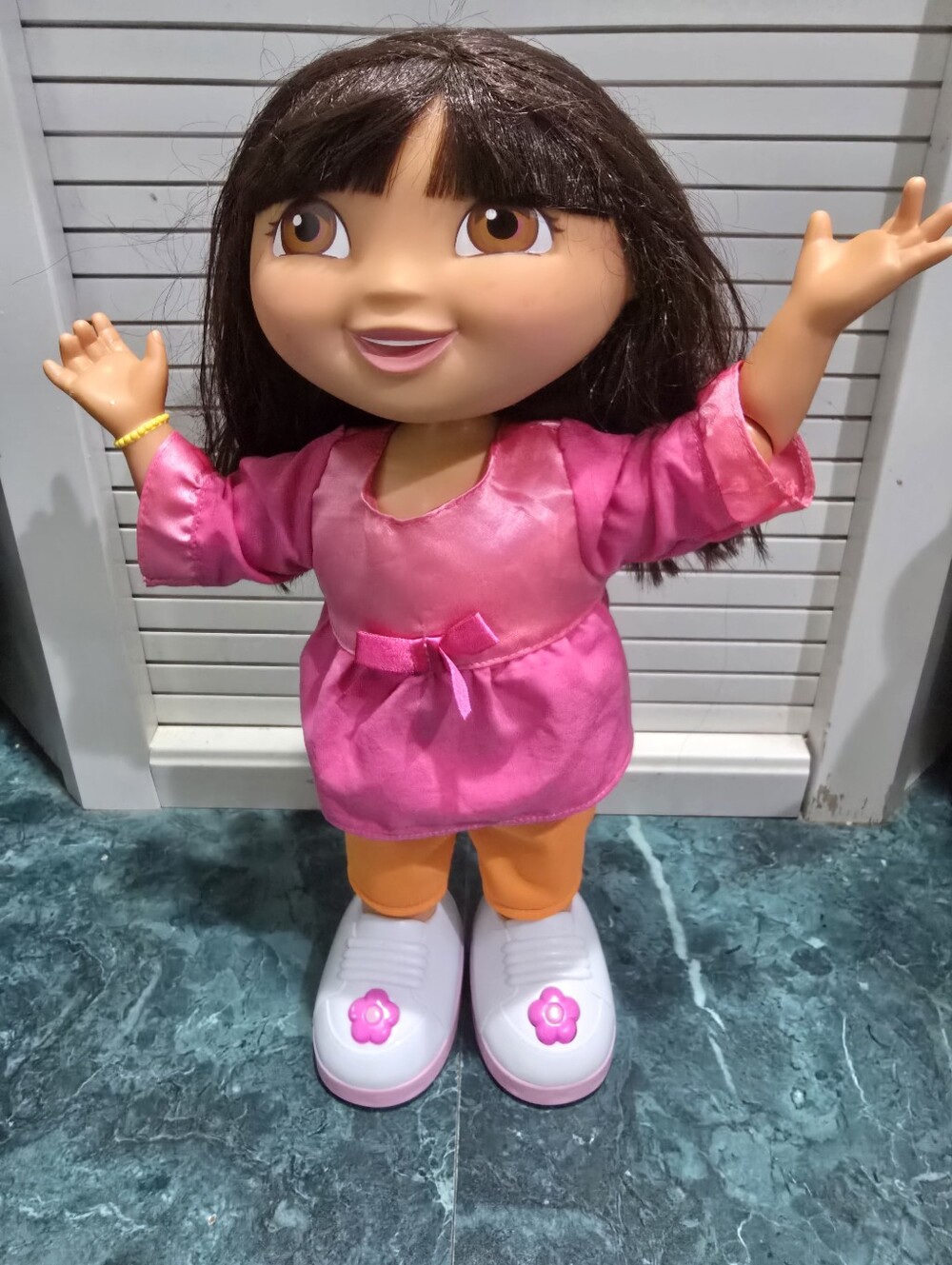 Dora The Explorer "WE DID IT" Dancing Doll 2009. Working! Tested 14"